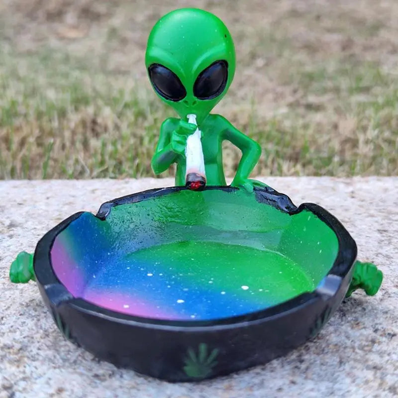 Fantasy Alien Ashtray Cute Alien Smoking Ashtray Portable Resin Starry Sky Ash Tray Desktop Ash Holder For Smokers Home Decor