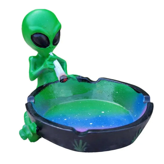 Fantasy Alien Ashtray Cute Alien Smoking Ashtray Portable Resin Starry Sky Ash Tray Desktop Ash Holder For Smokers Home Decor